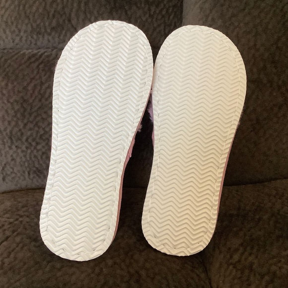 NEW Cozy Bowknot Fluffy Home Slippers for Women, Size 8 - Picture 8 of 10